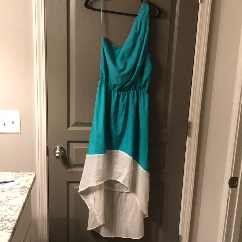 One shoulder dress